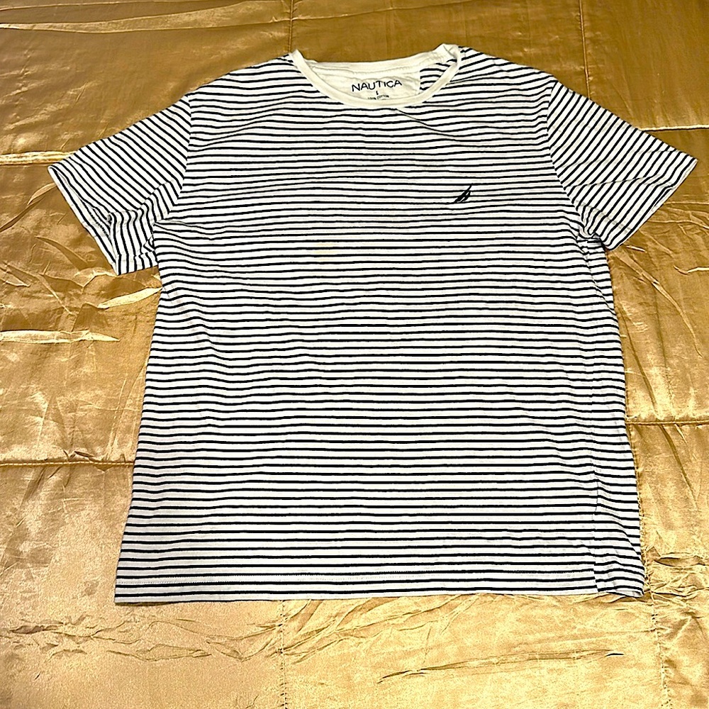 NAUTICA Men’s Large White and Black Striped Casual T-Shirt‼️